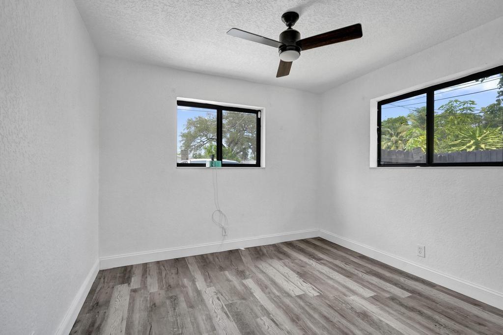 Lauderdale Homesites Firs - Residential Income