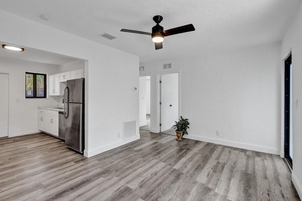 Lauderdale Homesites Firs - Residential Income