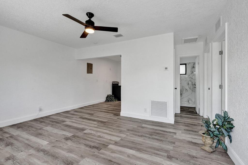 Lauderdale Homesites Firs - Residential Income