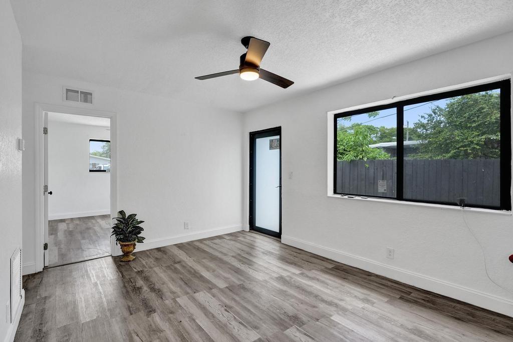 Lauderdale Homesites Firs - Residential Income