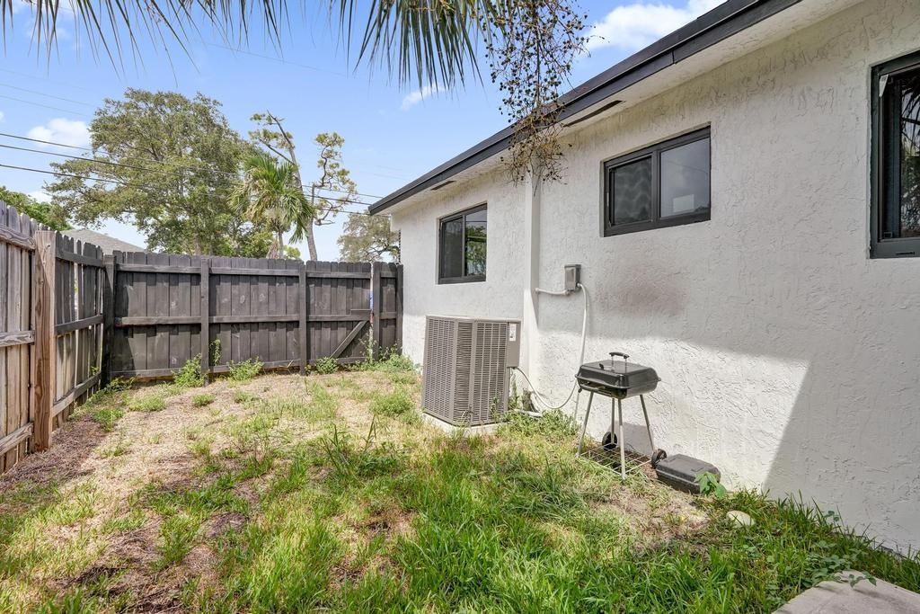 Lauderdale Homesites Firs - Residential Income