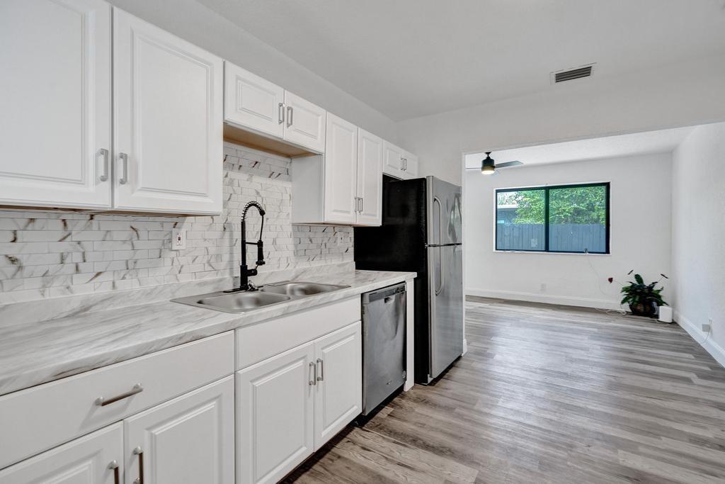 Lauderdale Homesites Firs - Residential Income