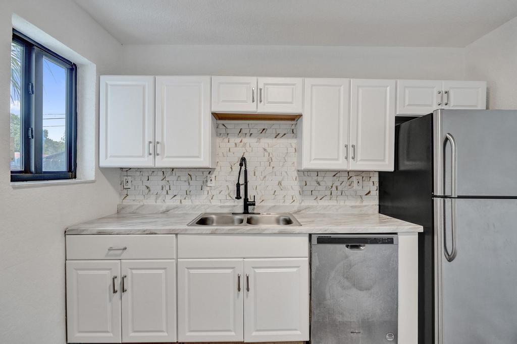 Lauderdale Homesites Firs - Residential Income