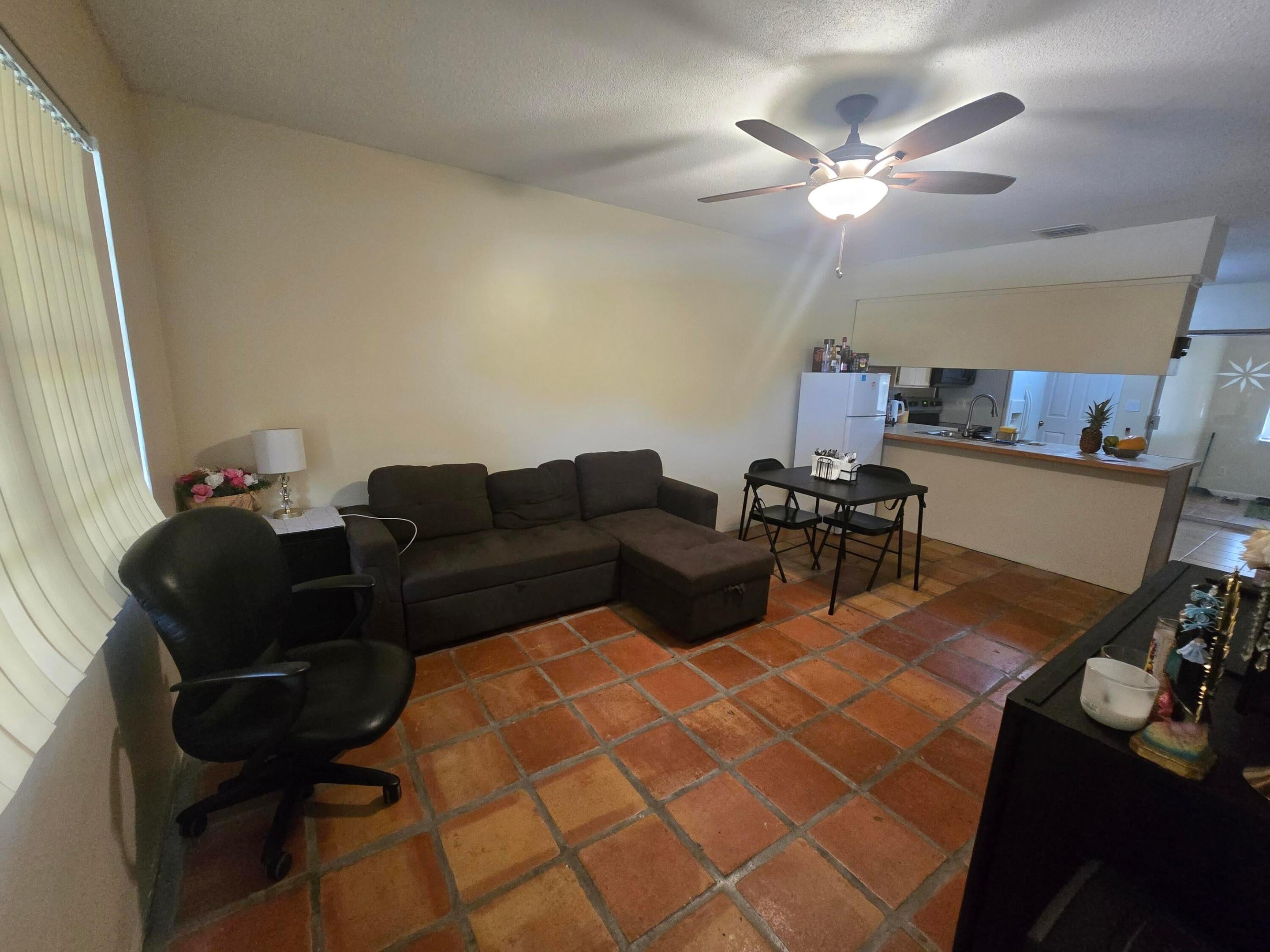 3560 NW 3rd Avenue 1-2