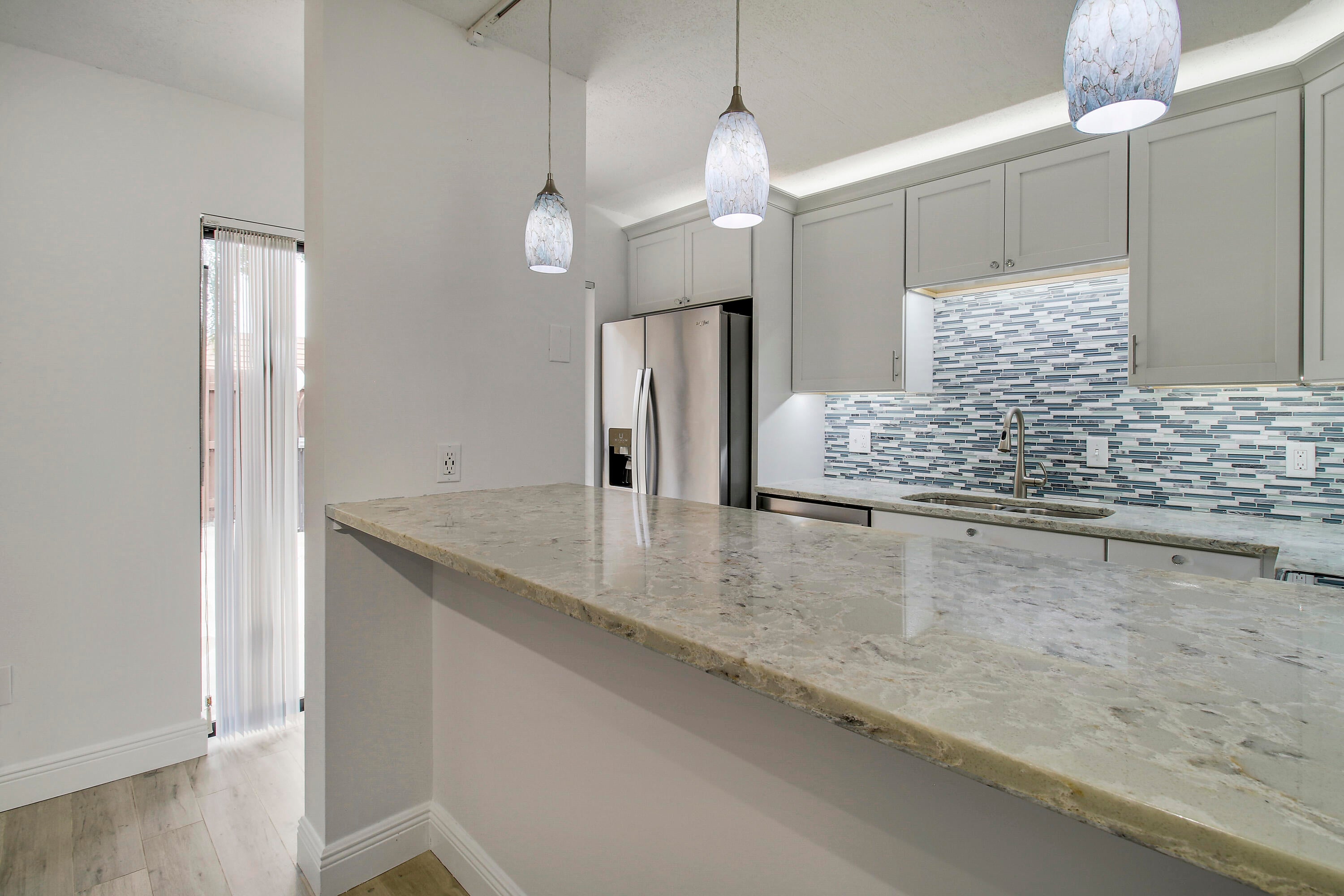 825 Center Street 30b