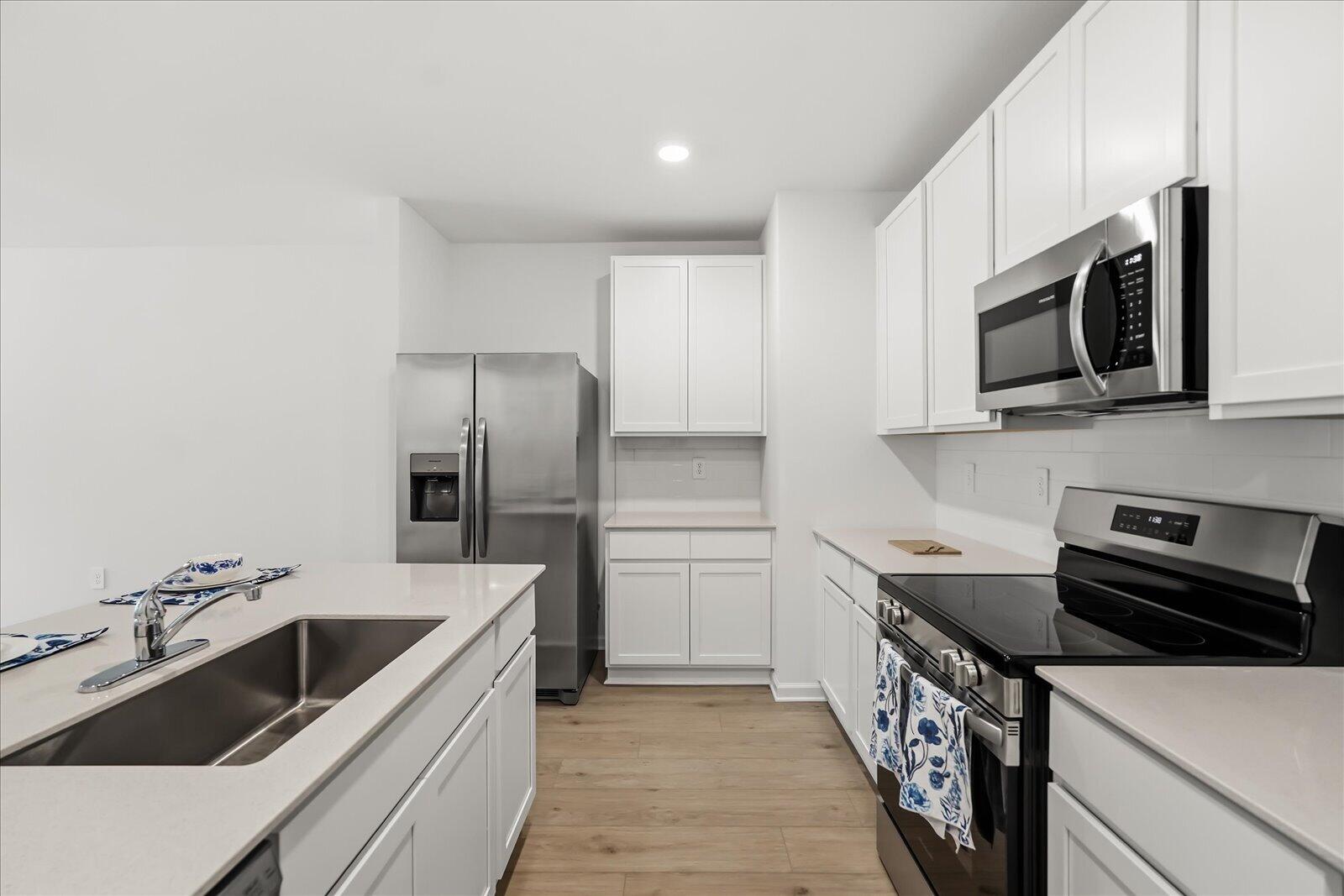 EDGEWATER CROSS PRAIRIE PH 1 - Residential Lease