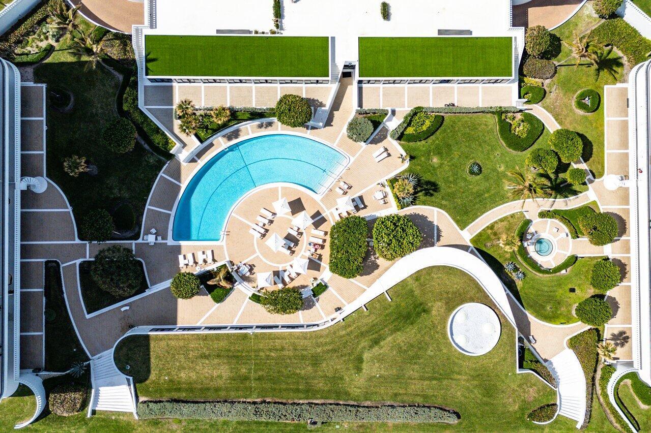 BEACH POINT CONDO - Residential