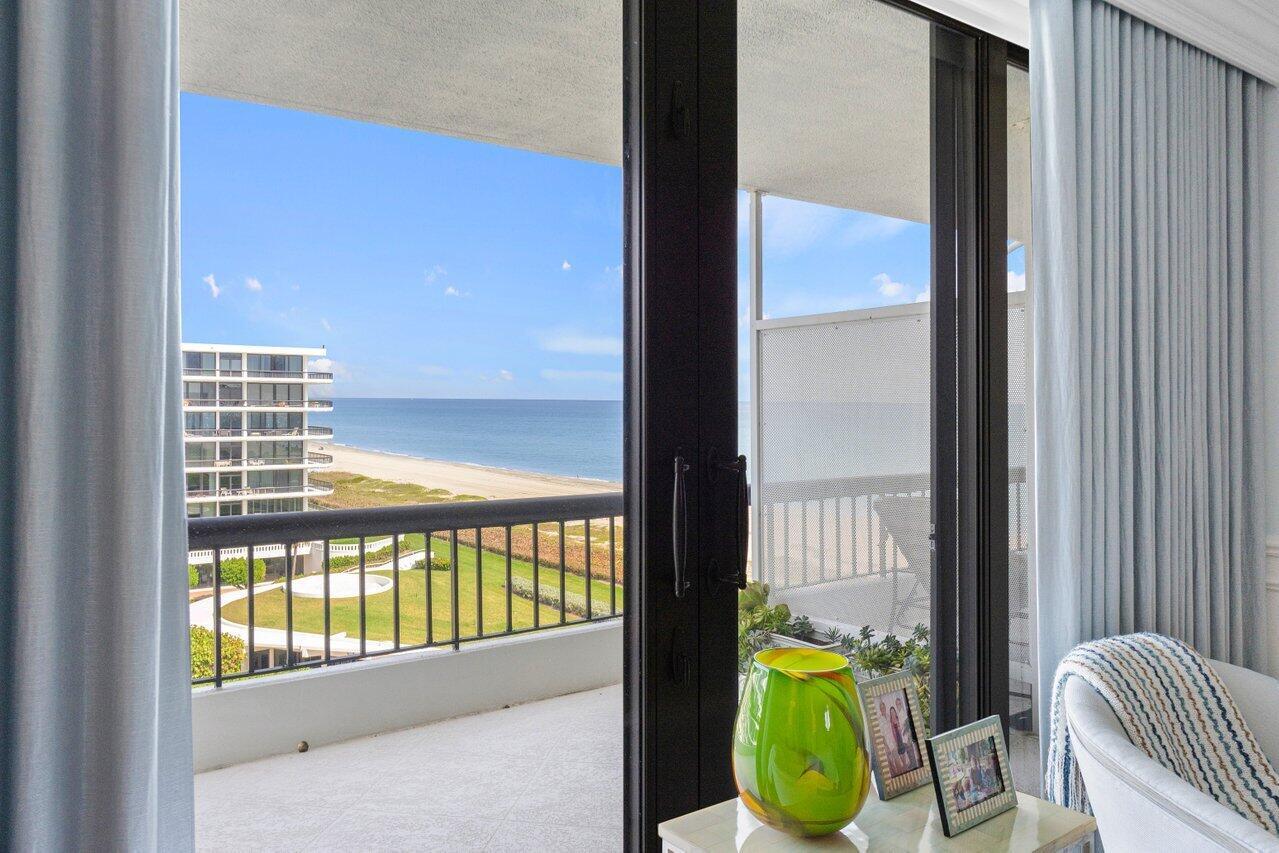BEACH POINT CONDO - Residential