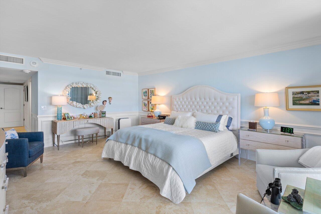 BEACH POINT CONDO - Residential