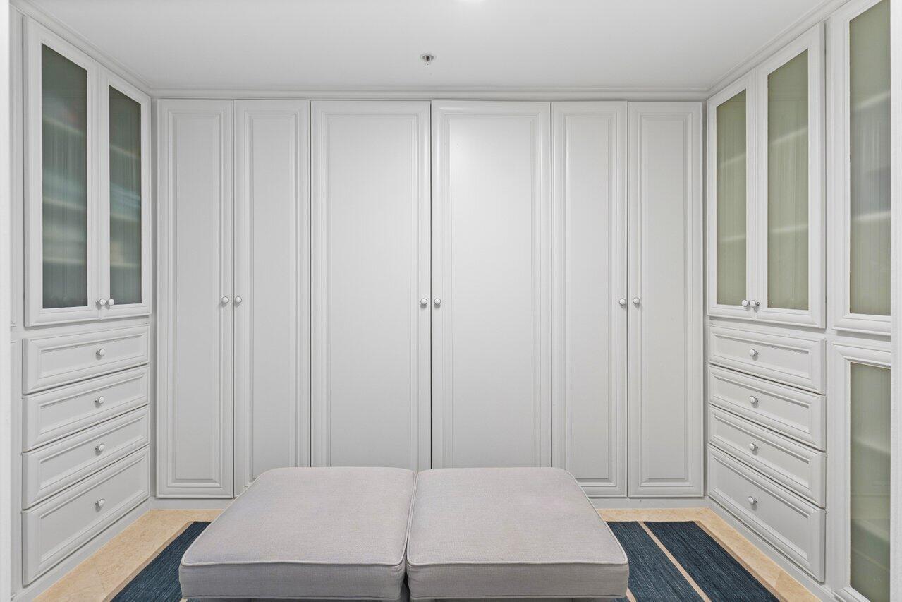 BEACH POINT CONDO - Residential