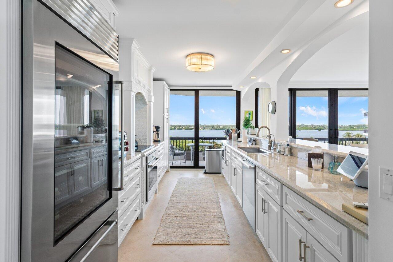 BEACH POINT CONDO - Residential