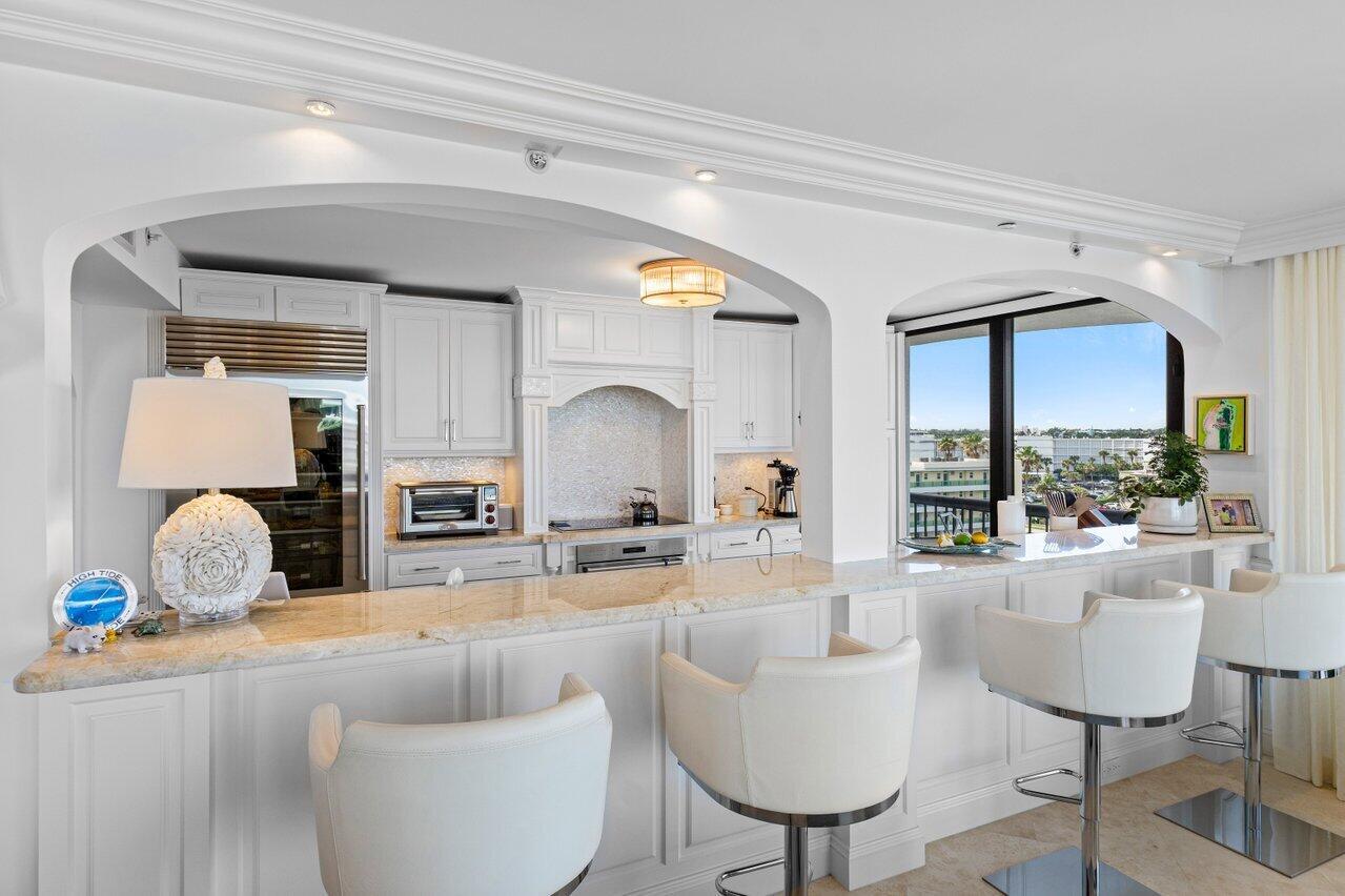 BEACH POINT CONDO - Residential