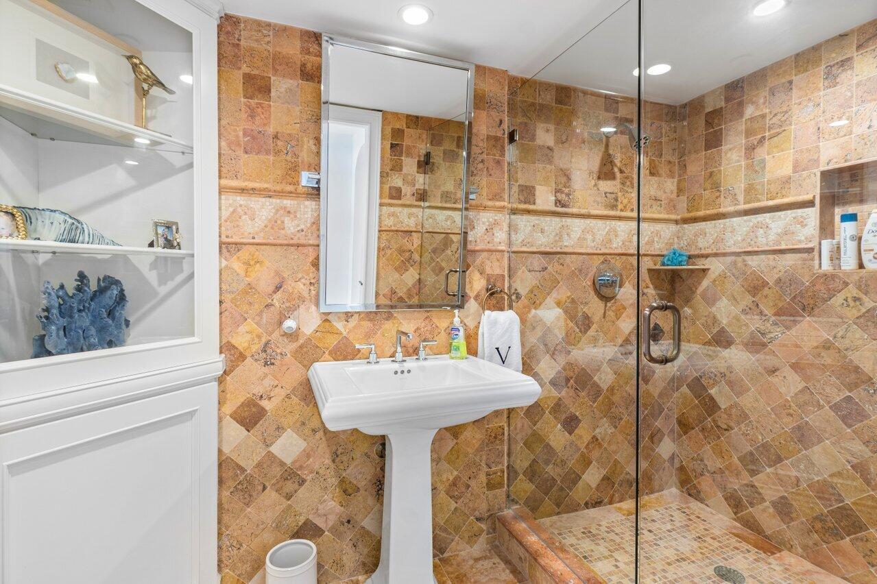 BEACH POINT CONDO - Residential