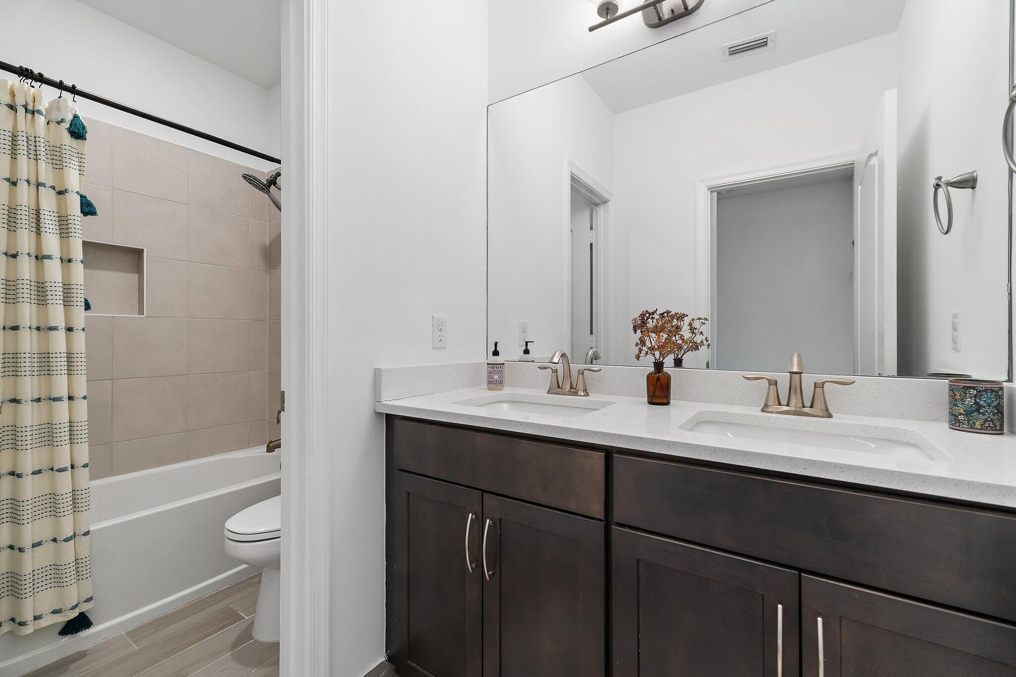 CRESTWOOD NORTH - Residential