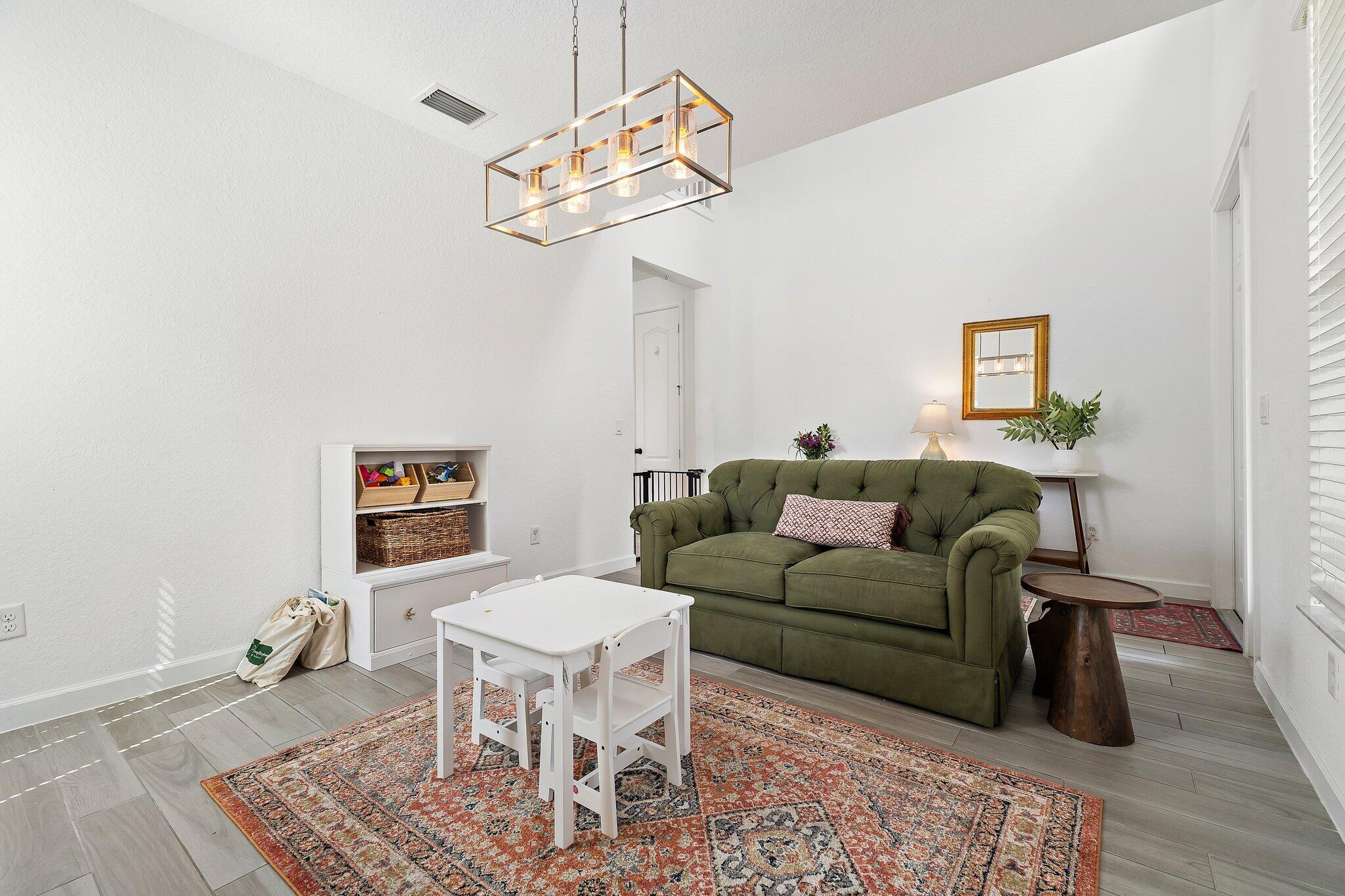 CRESTWOOD NORTH - Residential