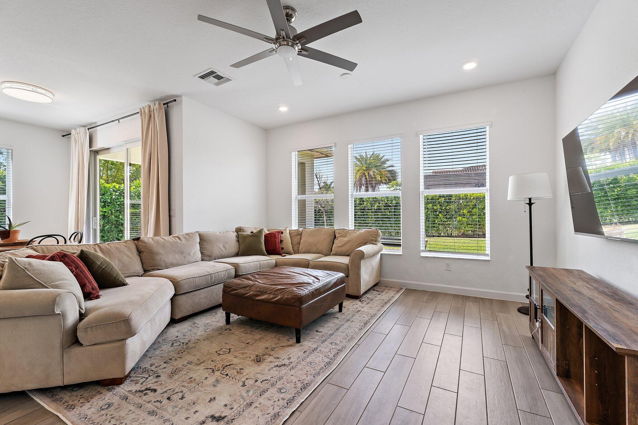 CRESTWOOD NORTH - Residential