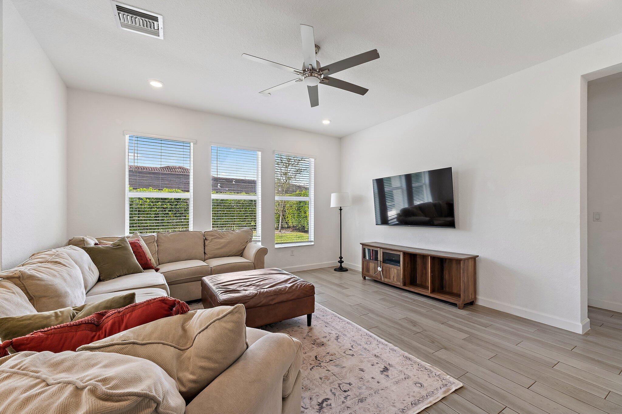 CRESTWOOD NORTH - Residential