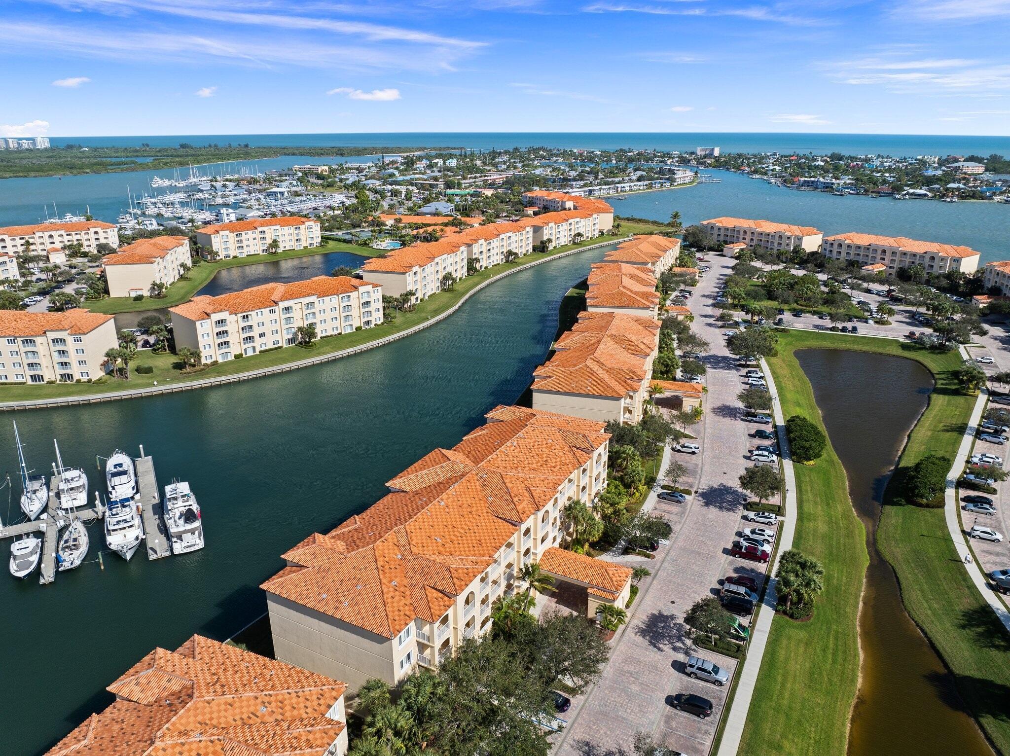 16 Harbour Isle Drive W 103