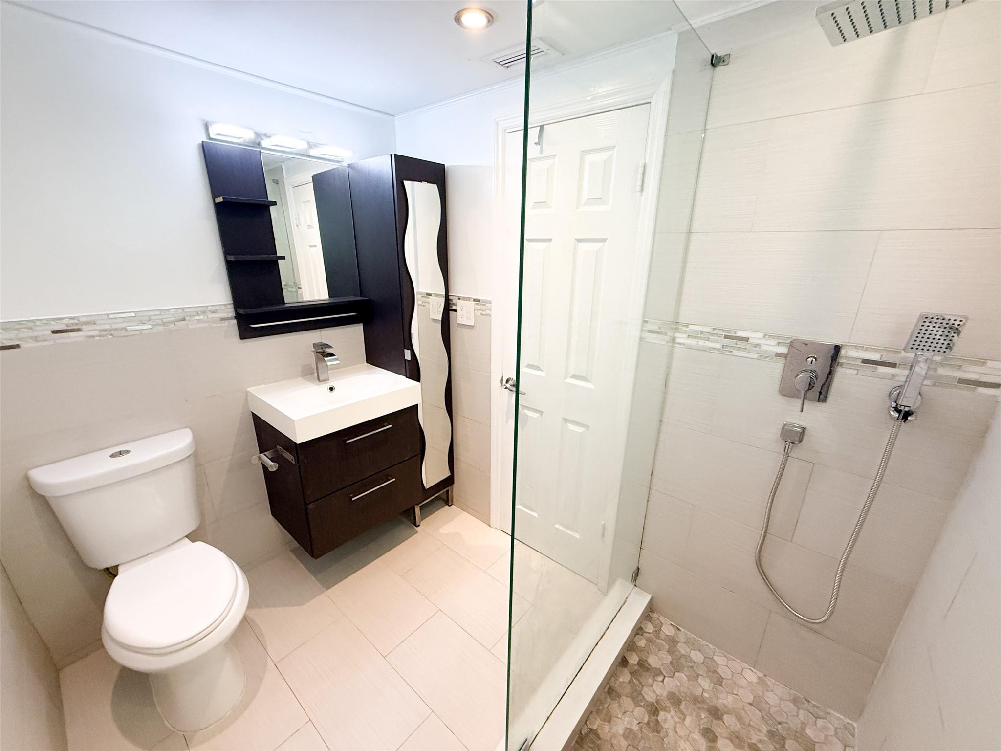 FOREST PARK SOUTH I - Residential Lease