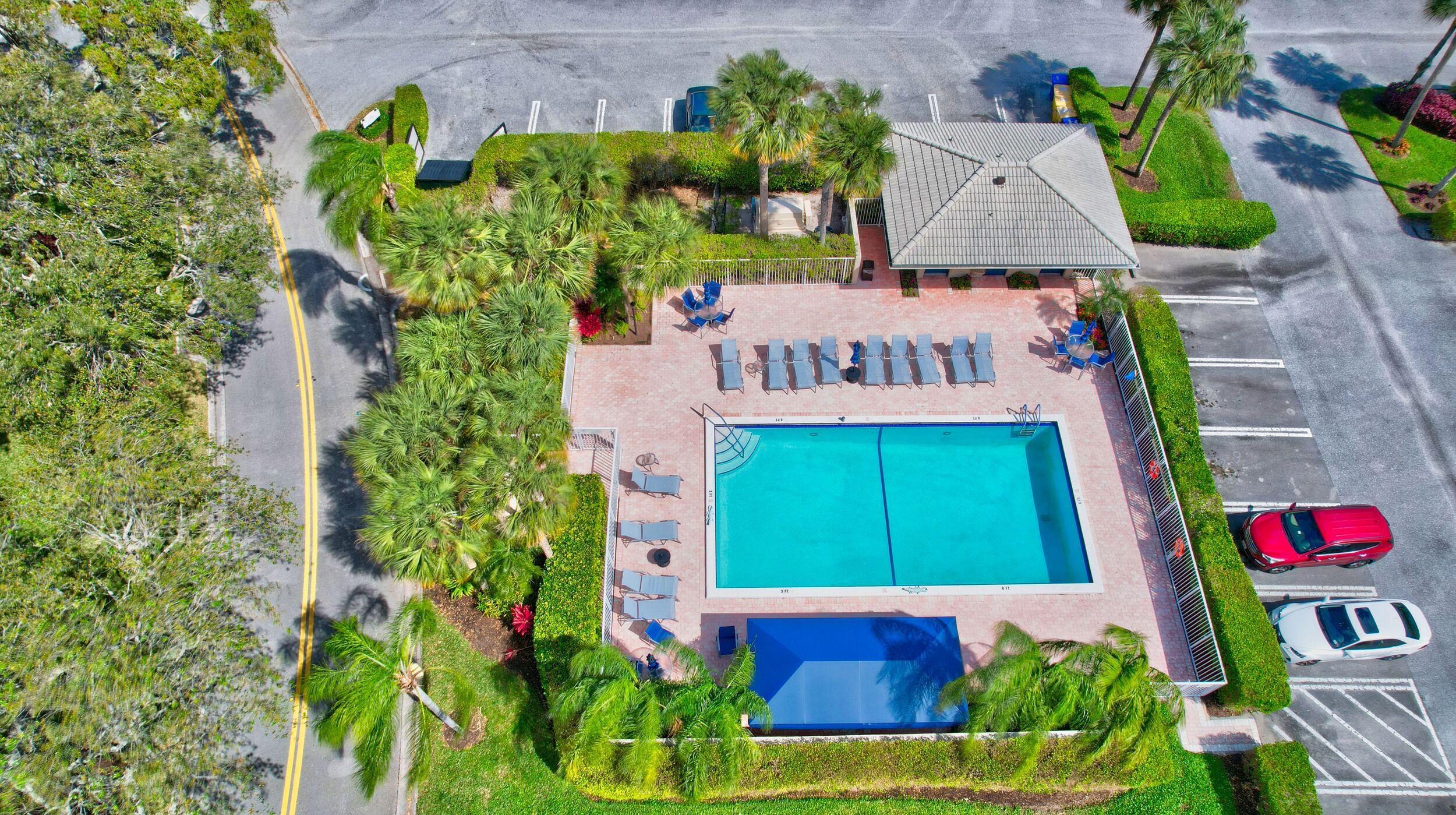 STRATFORD AT HUNTERS RUN CONDO - Residential