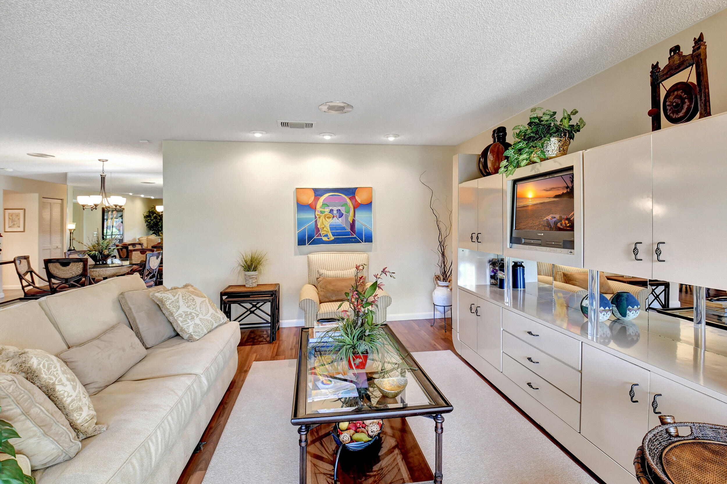 STRATFORD AT HUNTERS RUN CONDO - Residential