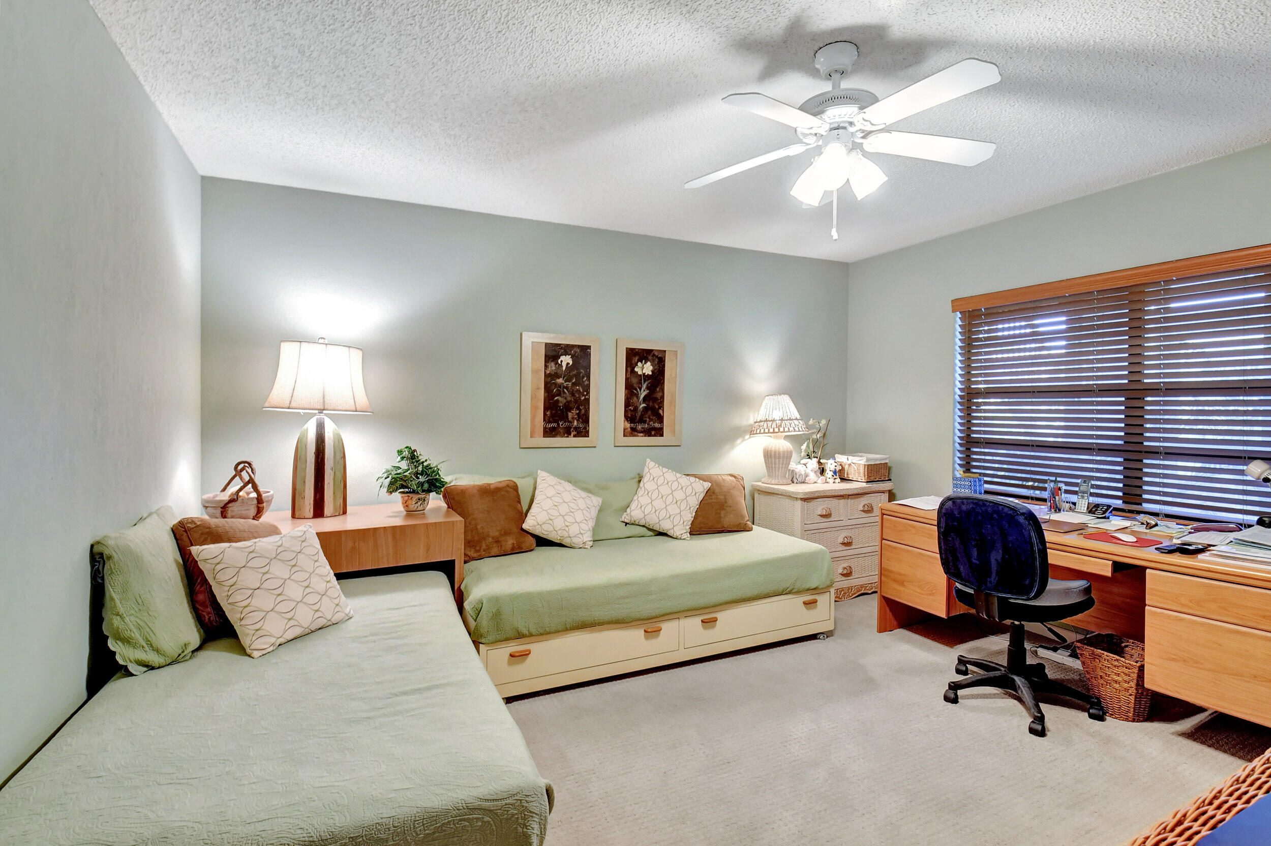 STRATFORD AT HUNTERS RUN CONDO - Residential