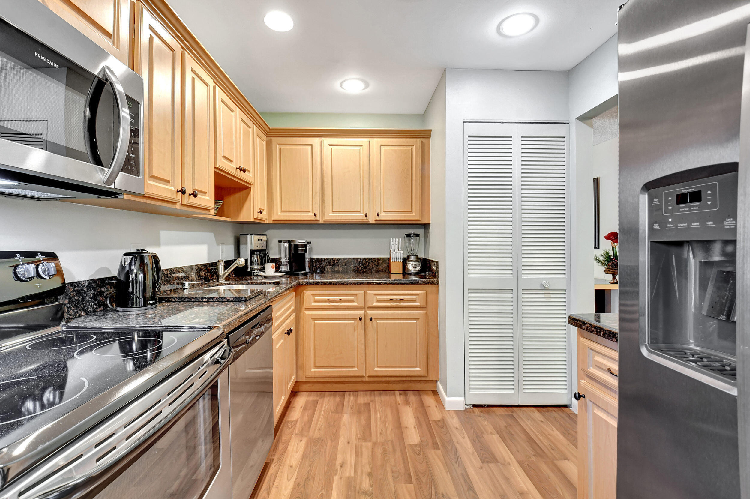 STRATFORD AT HUNTERS RUN CONDO - Residential