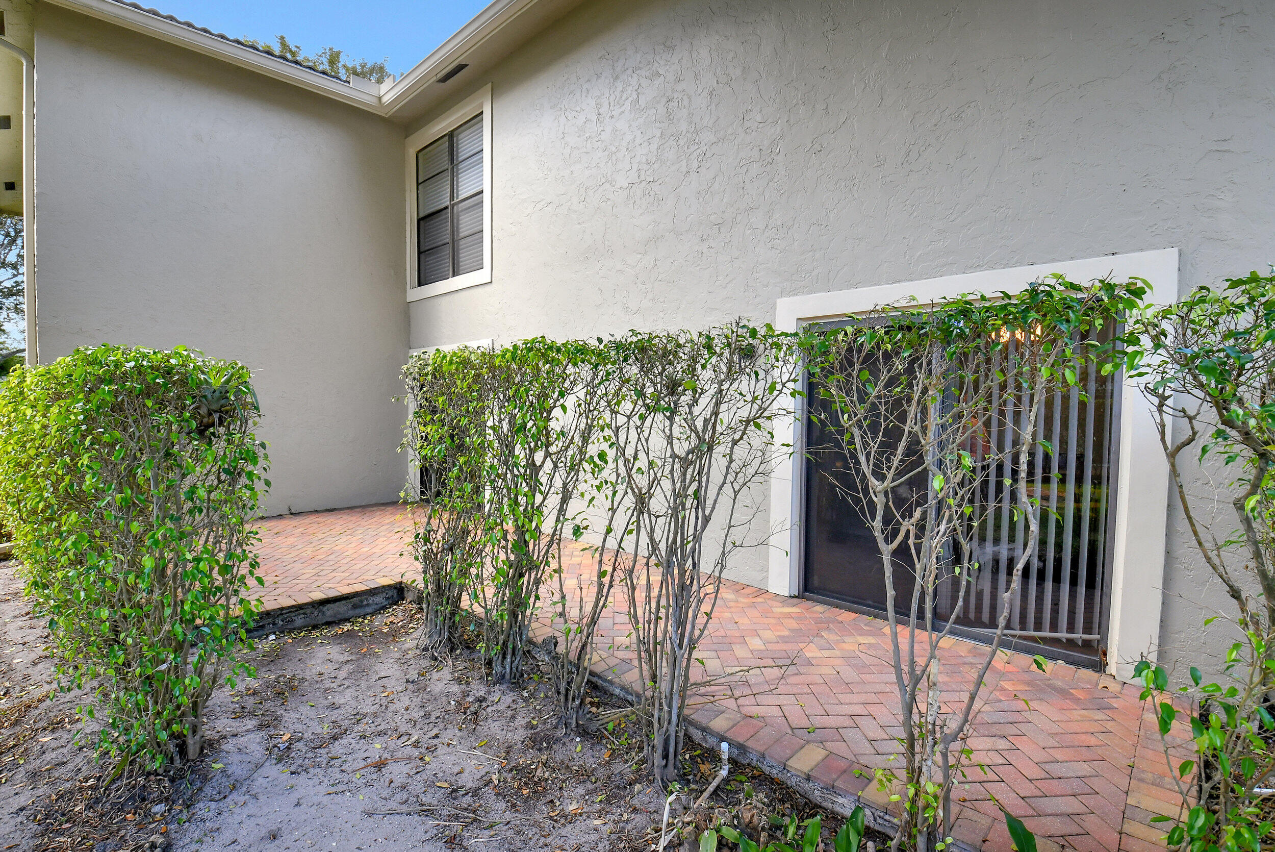 STRATFORD AT HUNTERS RUN CONDO - Residential