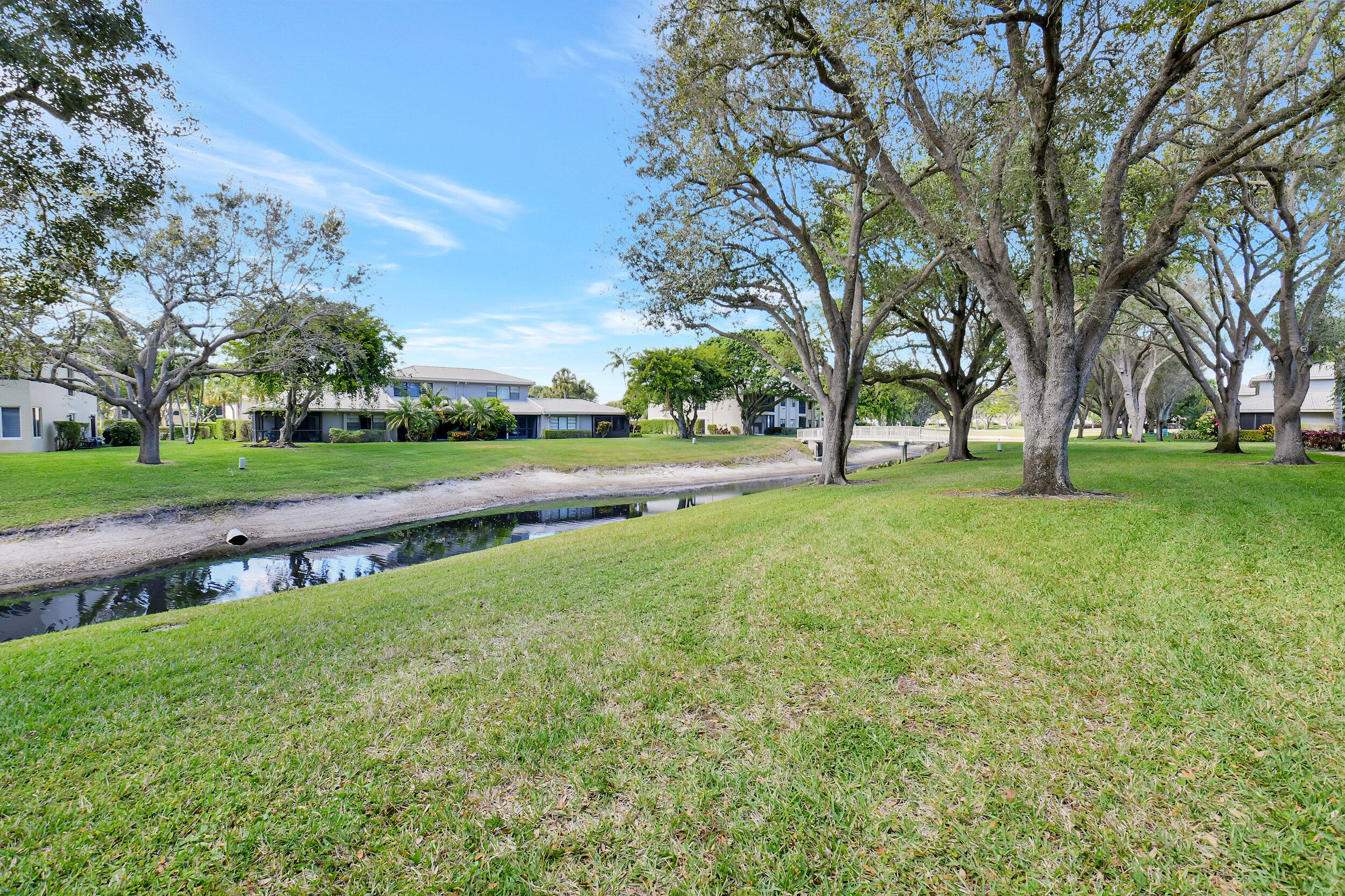 STRATFORD AT HUNTERS RUN CONDO - Residential