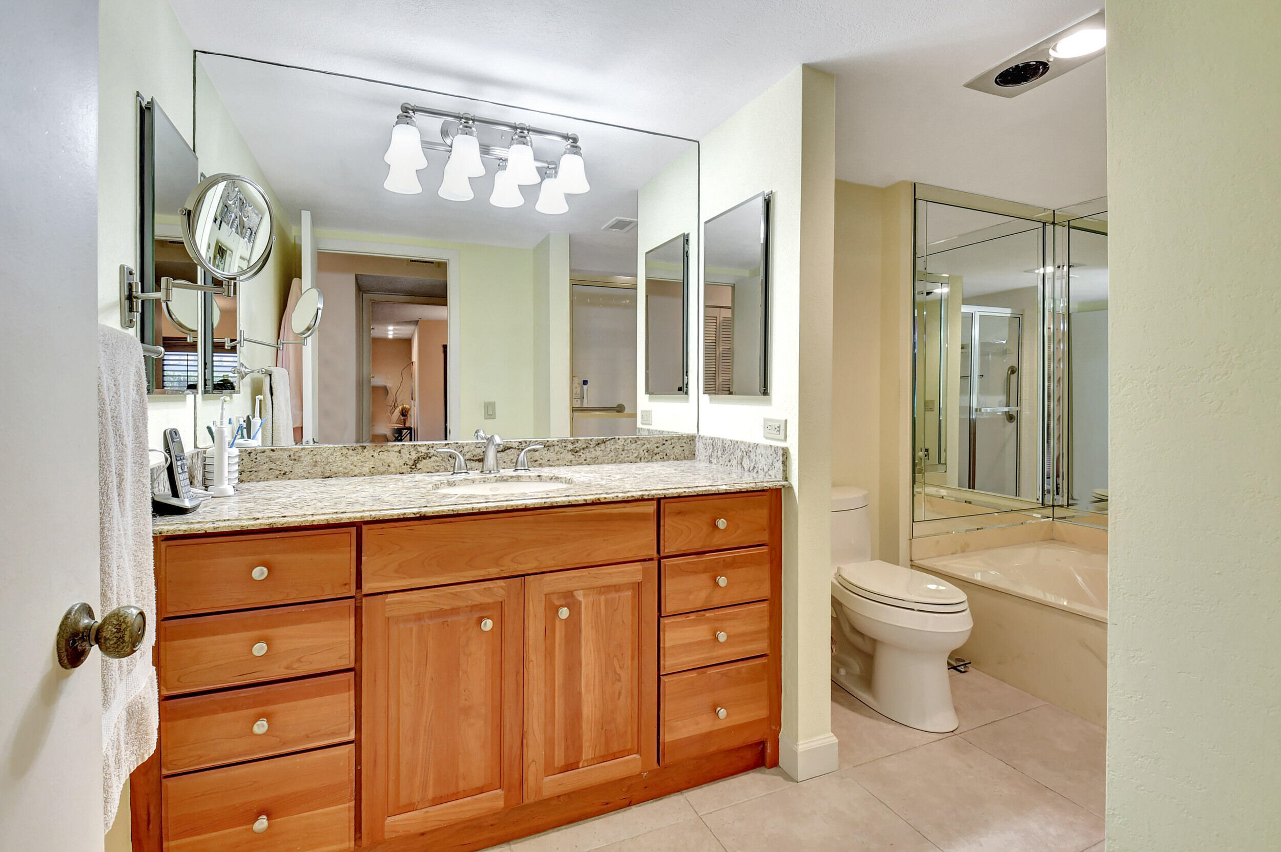 STRATFORD AT HUNTERS RUN CONDO - Residential