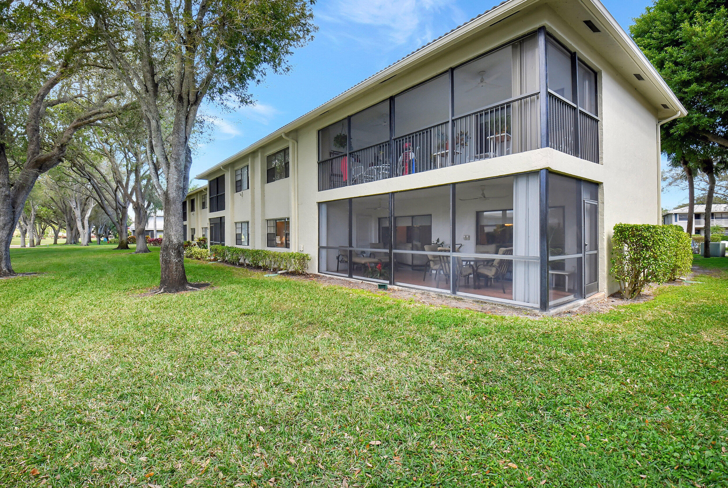 STRATFORD AT HUNTERS RUN CONDO - Residential