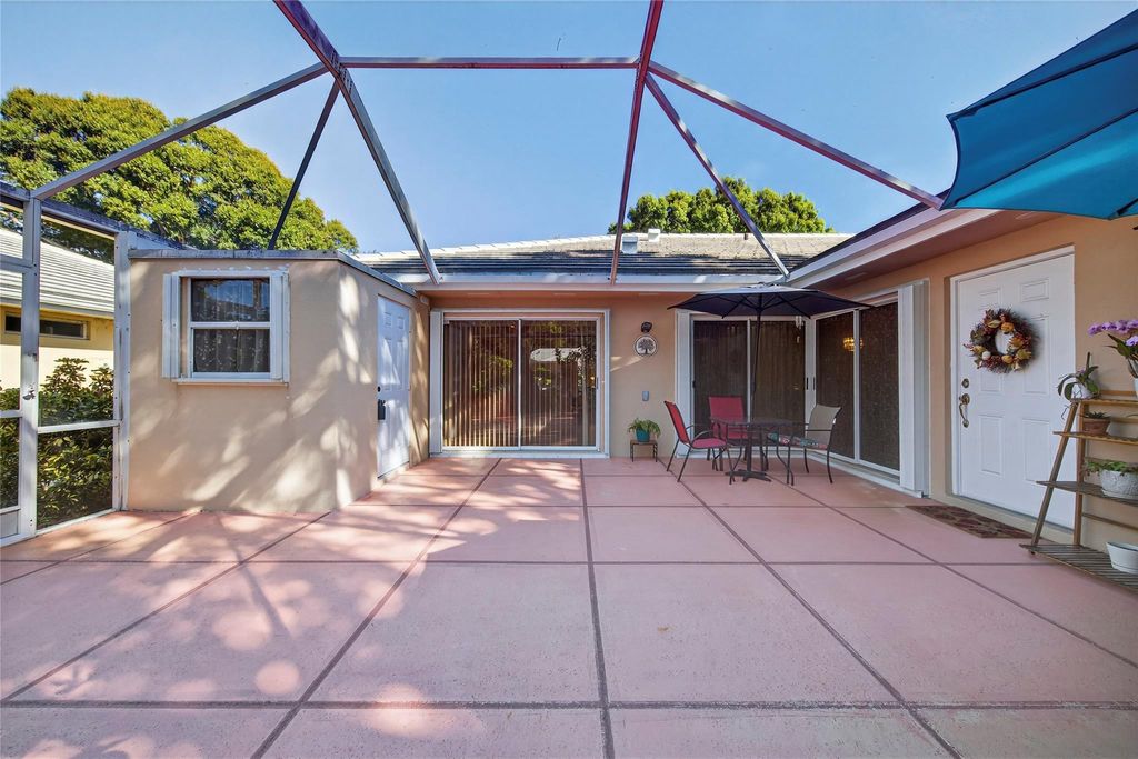 Photo of 3004 Lakemont Court, Palm Beach Gardens, FL 33403 (MLS # F10538305)