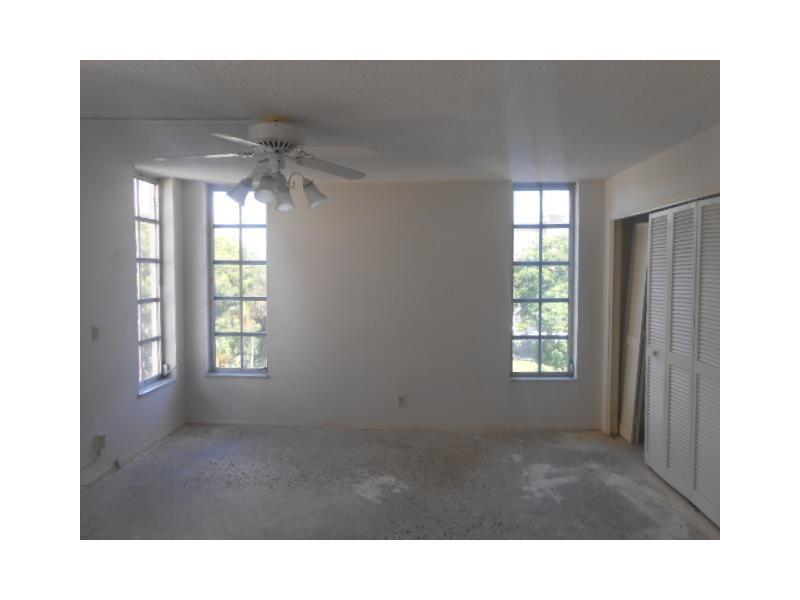 PALM-AIRE COUNTRY CLUB 2 - Residential