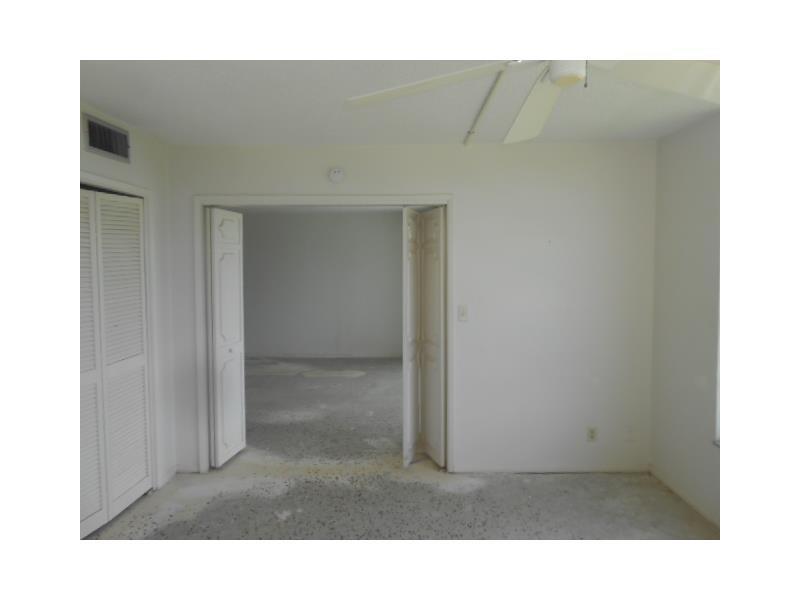 PALM-AIRE COUNTRY CLUB 2 - Residential