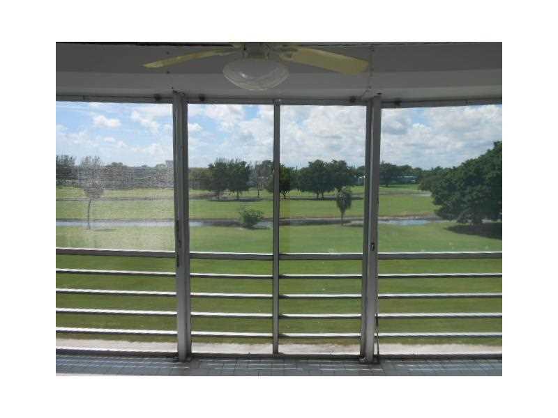 PALM-AIRE COUNTRY CLUB 2 - Residential