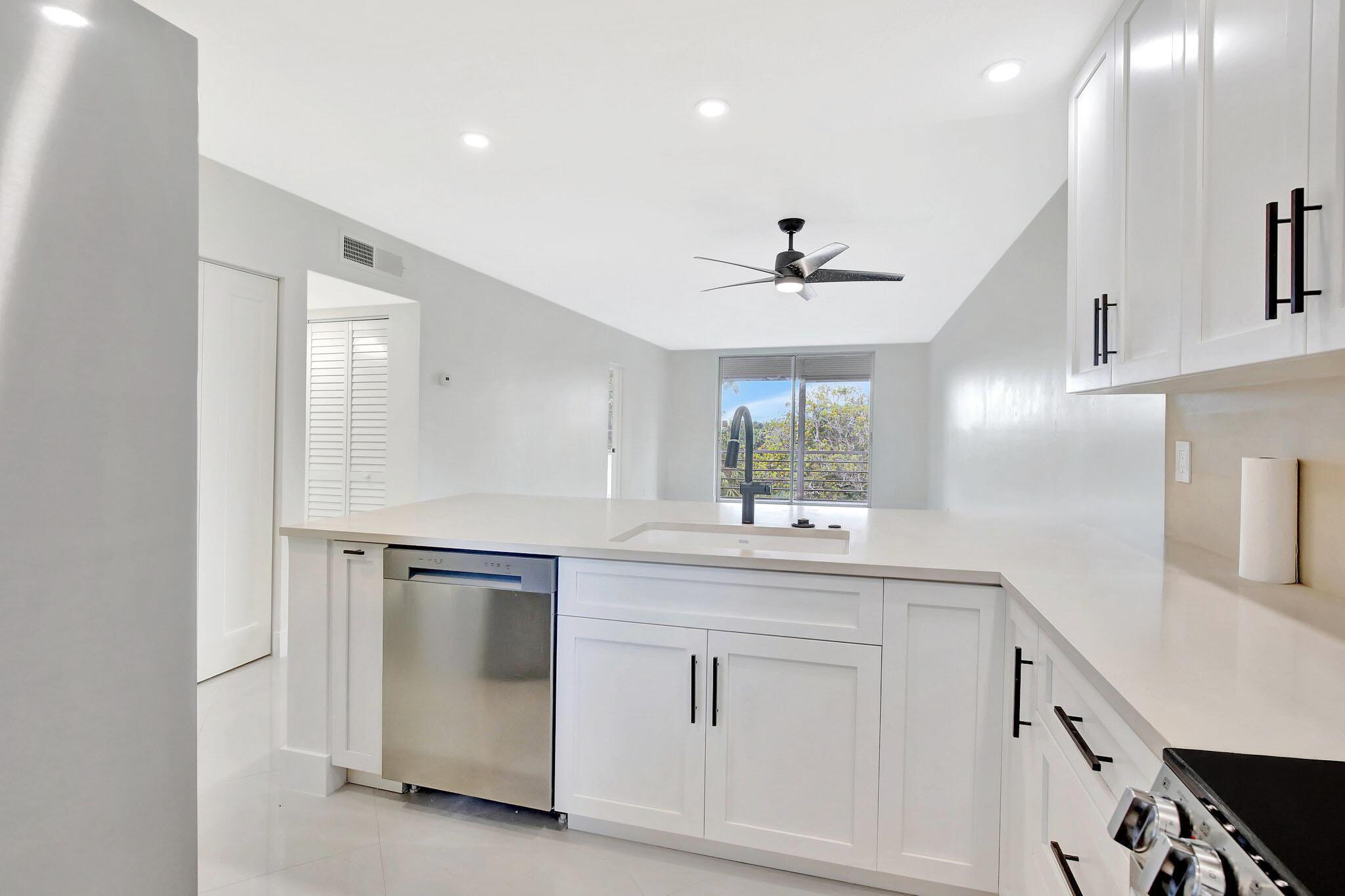 LAKEVIEW SOUTH CONDO - Residential