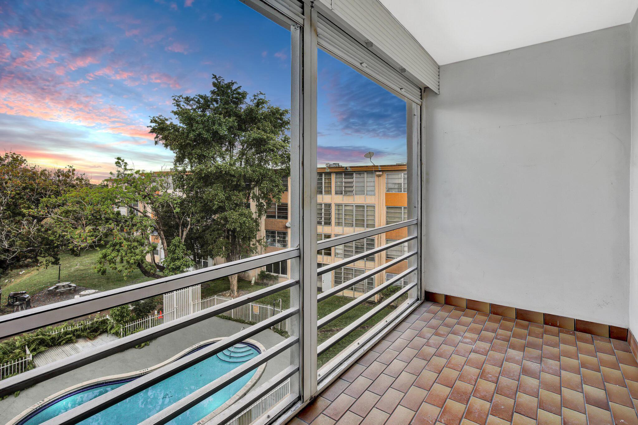 LAKEVIEW SOUTH CONDO - Residential