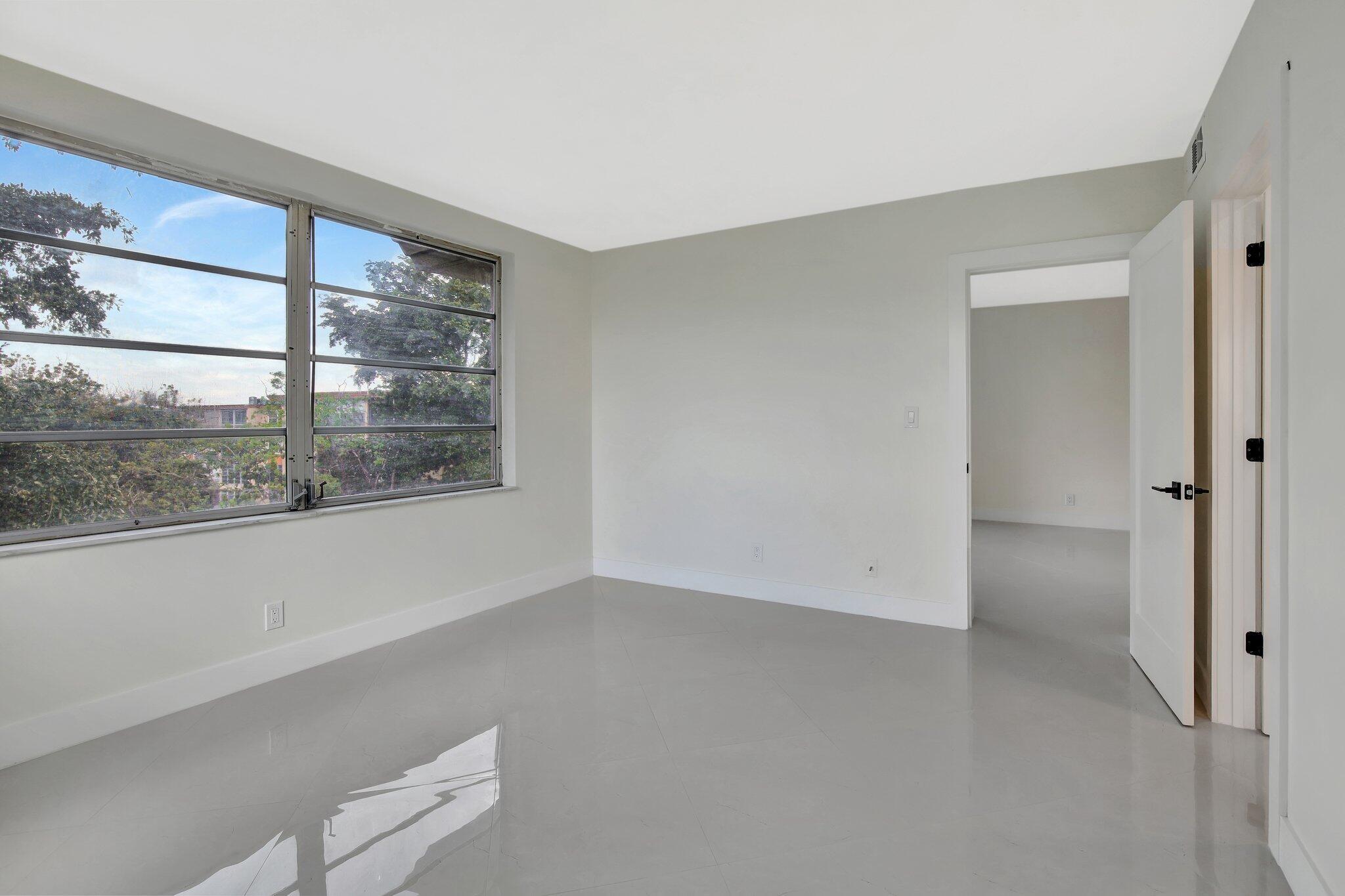 LAKEVIEW SOUTH CONDO - Residential