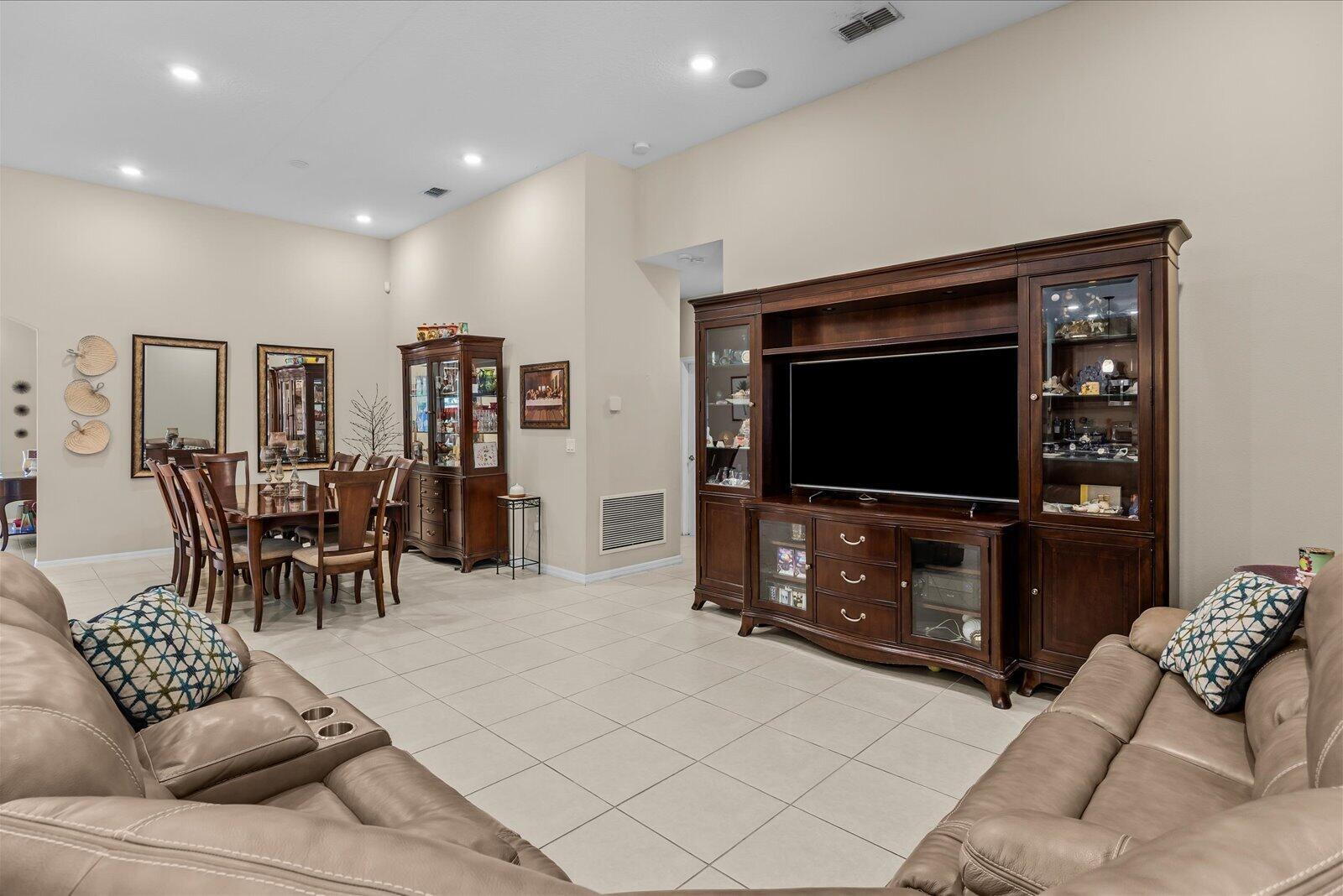 PORT ST LUCIE SECTION 46 1ST REPLAT - Residential