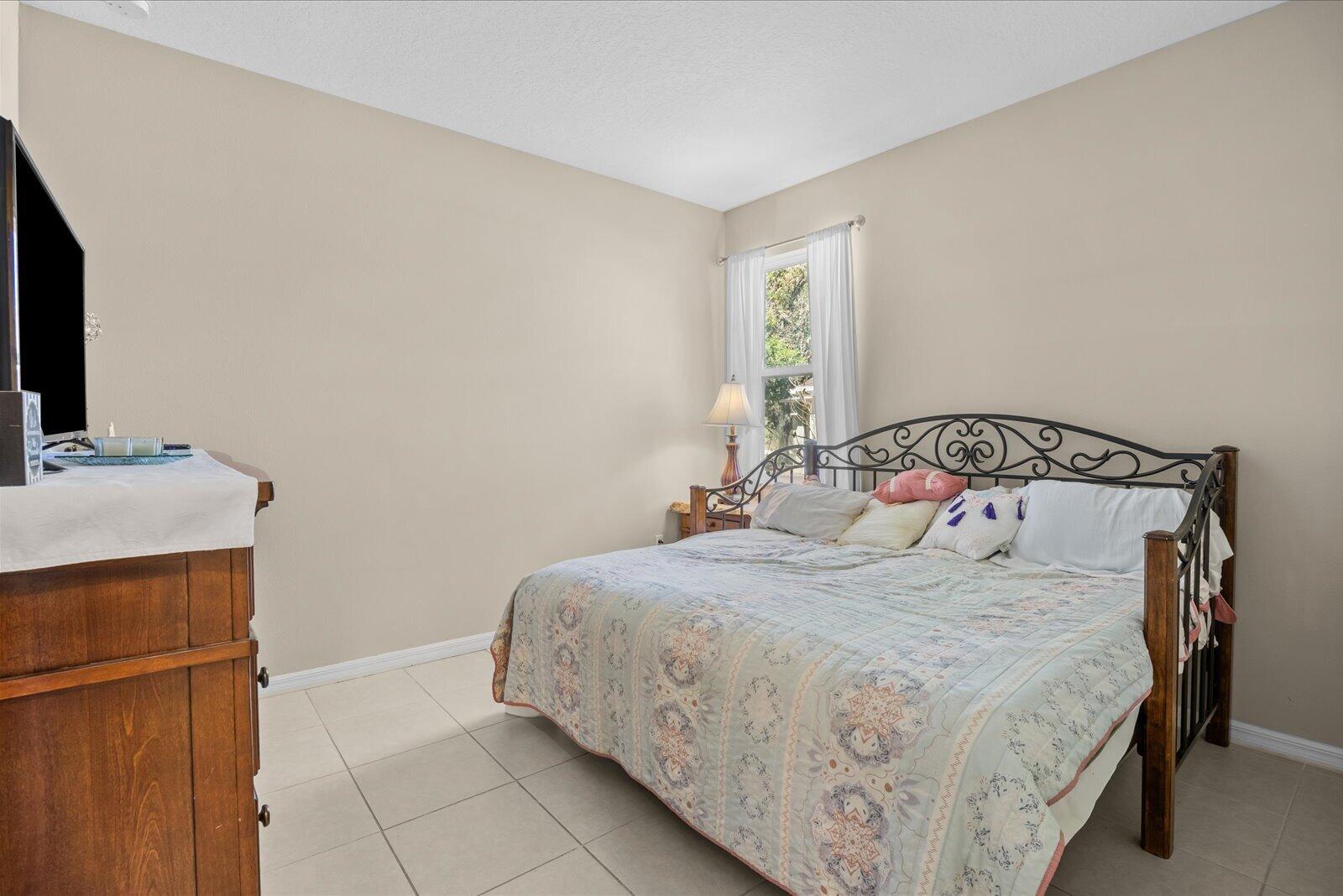 PORT ST LUCIE SECTION 46 1ST REPLAT - Residential