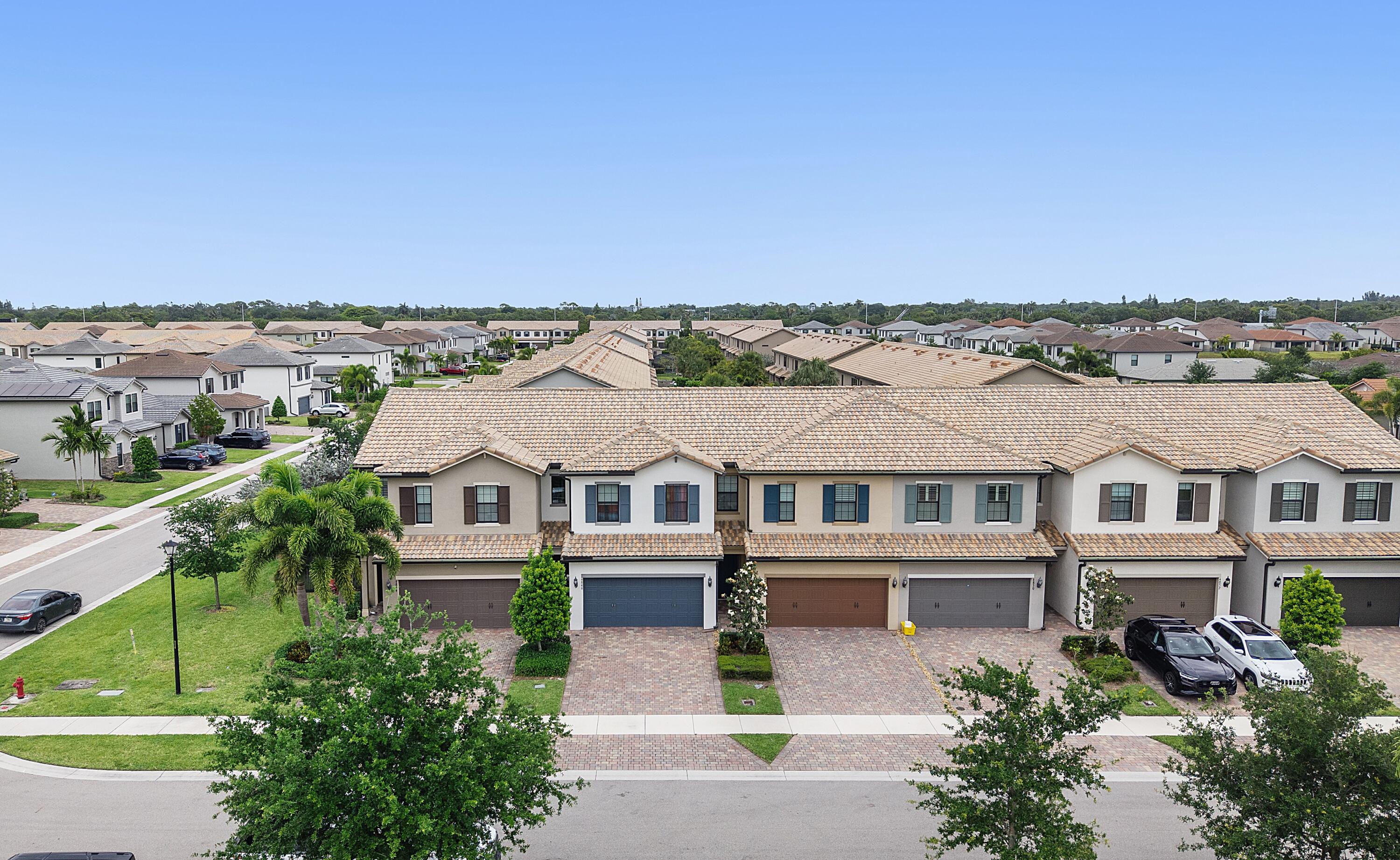 FIELDS AT GULFSTREAM POLO - Residential