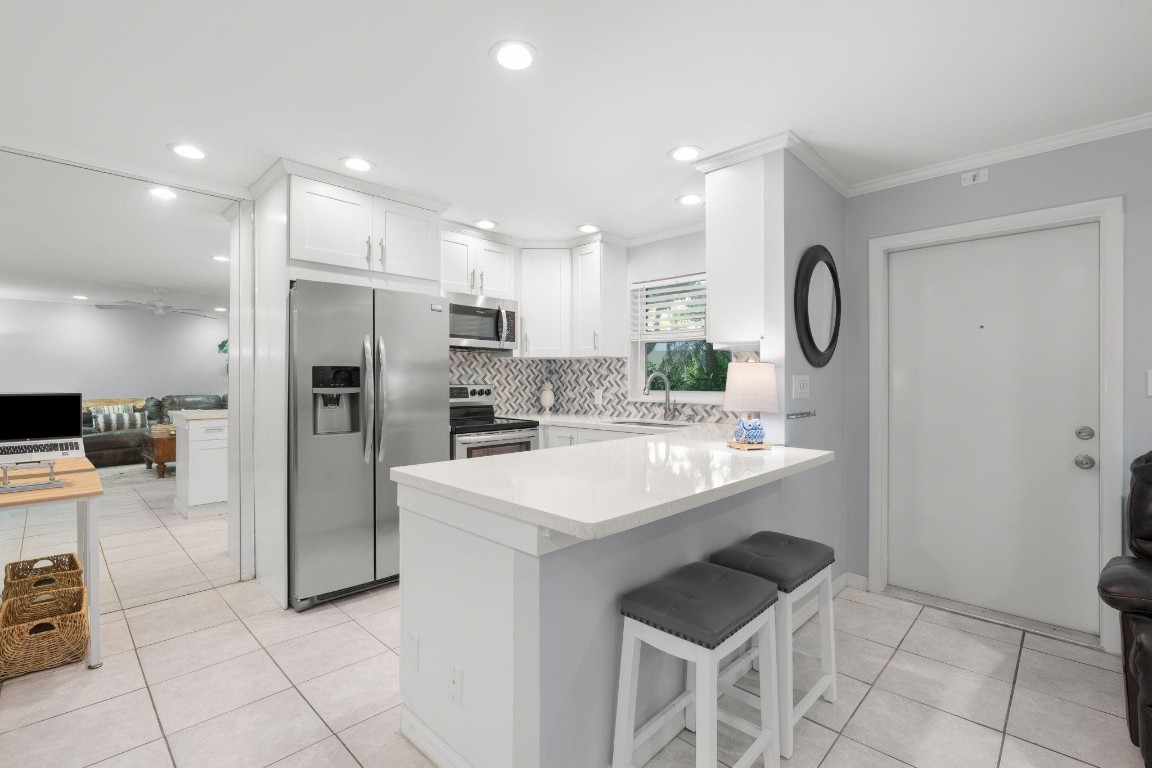 2870 NE 14th Street Causeway 102c