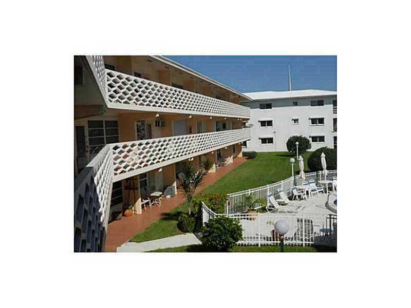 COUNTRY CLUB TERRACE - Residential