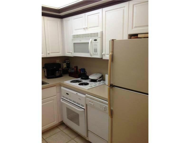 COUNTRY CLUB TERRACE - Residential