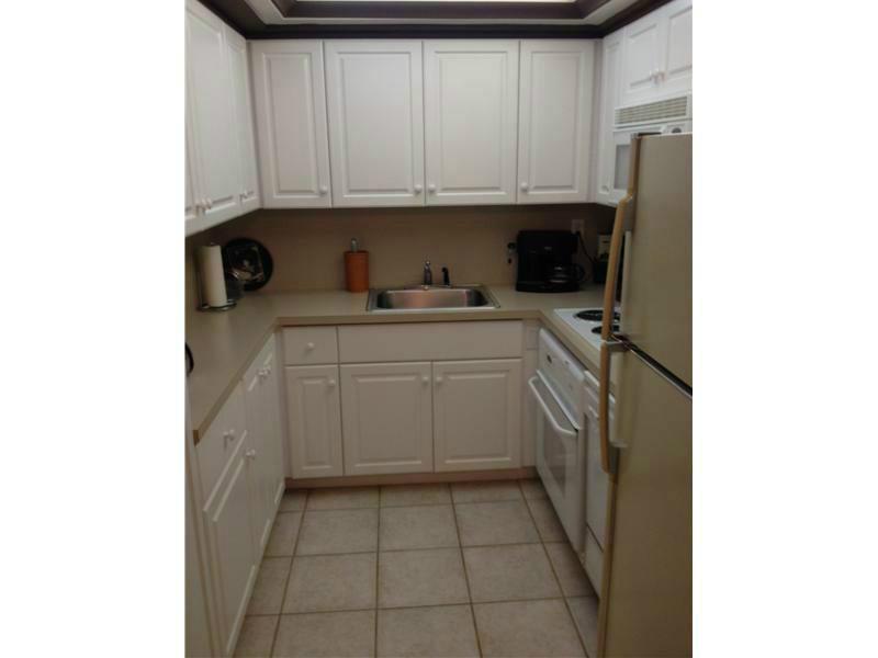 COUNTRY CLUB TERRACE - Residential