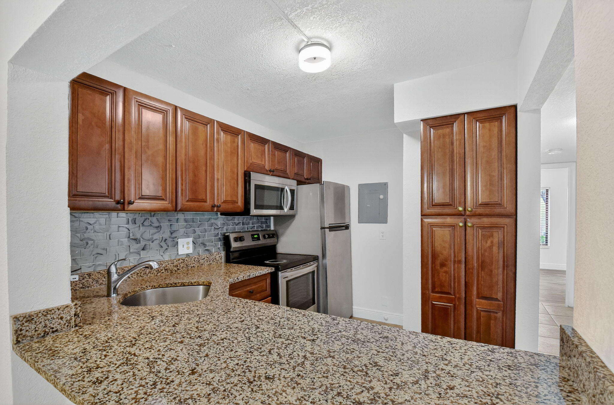 CHARTER CLUB OF PALM BEACH CONDO - Residential Lease