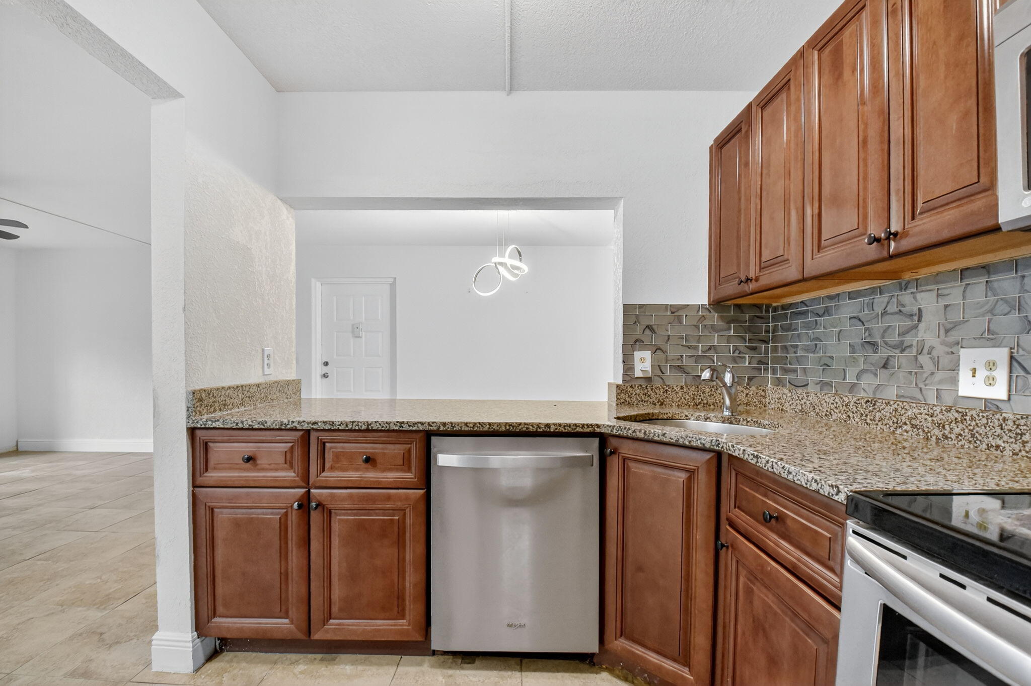 CHARTER CLUB OF PALM BEACH CONDO - Residential Lease