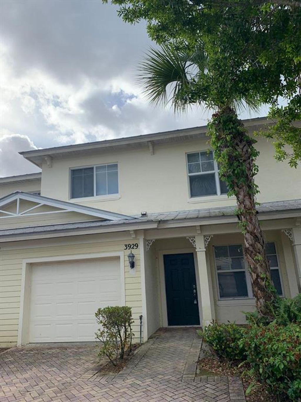 Photo of 3929 Sabal Way, Fort Pierce, FL 34981 (MLS # R10799339)