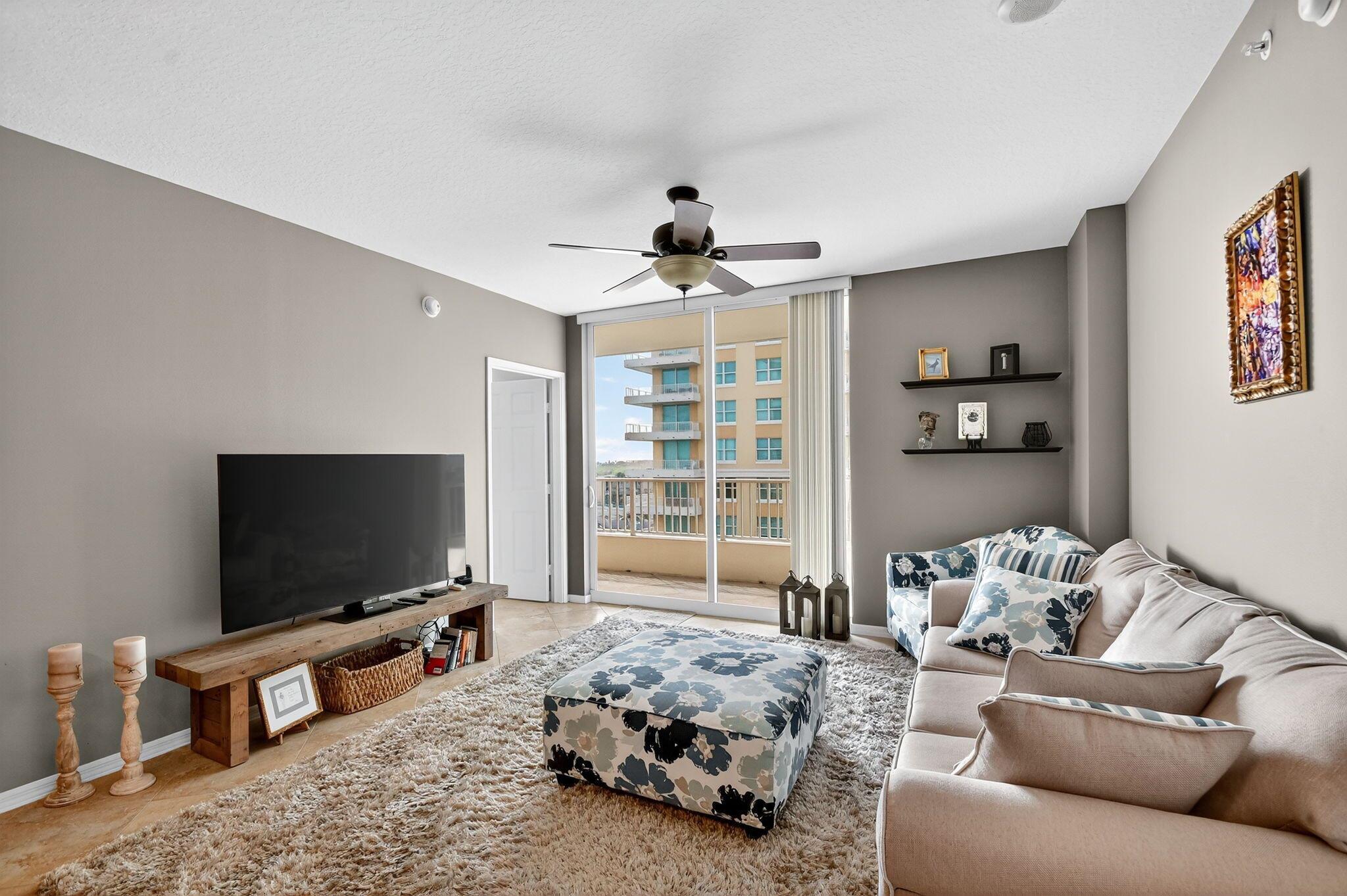 700 E Boynton Beach Boulevard 803