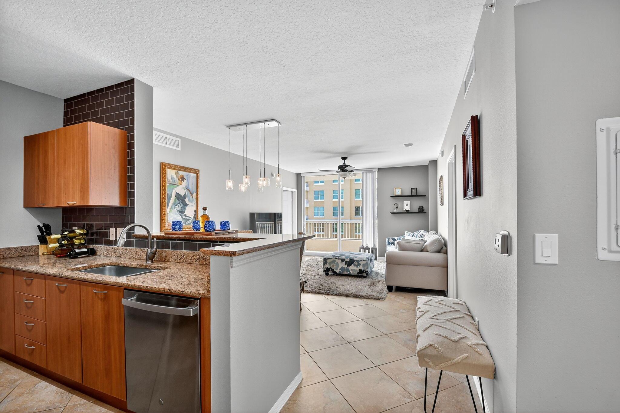 700 E Boynton Beach Boulevard 803